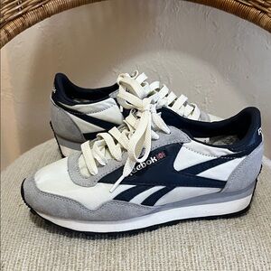 Reebok Men's Cream and Gray Sneakers